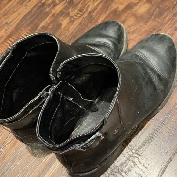 Black ankle boots - Picture 2 of 3